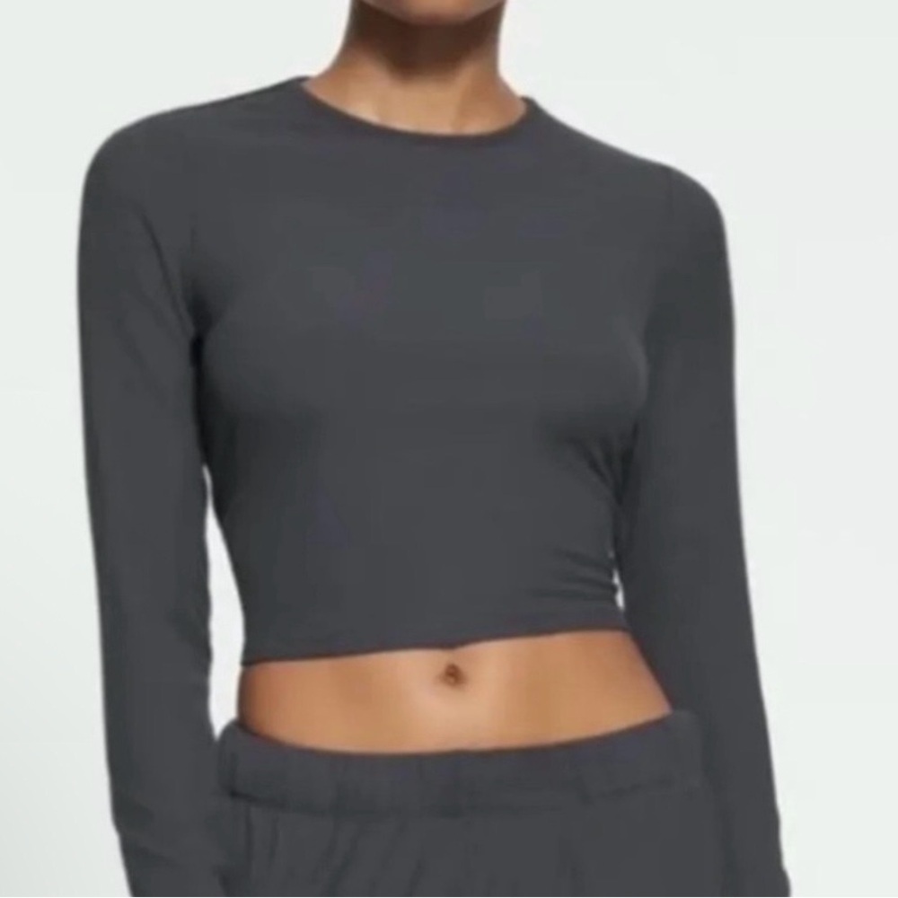 NWT SKIMS SOFT LOUNGE RIB LONG SLEEVE CROP TOP WOMENS SIZE LARGE in GRAPHITE